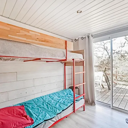 캠프장 2 Bedroom Nice Stacaravan In *